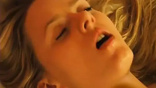 Çek Cumhuriyeti'nden, bu video sayesinde başarılı bir porno yıldızı haline gelen sürtük