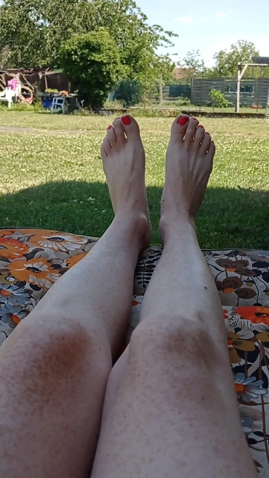 Bahçede buz küpü oyunu