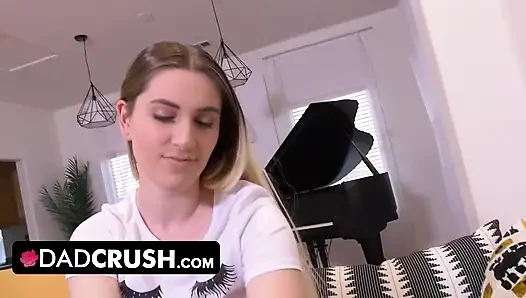 DadCrush - Lütfen, bana dokun üvey baba! Parmaklarını amcığımın derinliklerine sok! Yarağına ihtiyacım var!