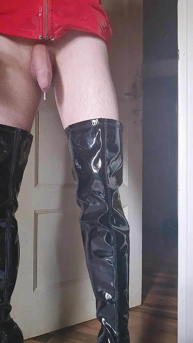 I'm jerking off in my new outfit