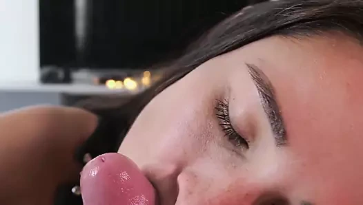 Tutkulu bakış açısı oral seks - dikey video