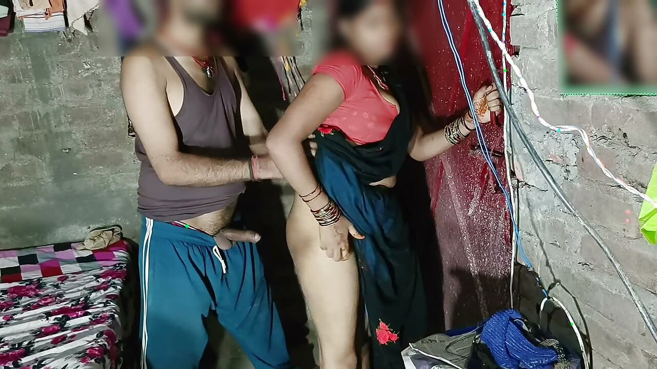 Geniş gündüz ışığında gizli seks, kayınbirader kayınbiraderin odasına girdi ve kayınbiraderi ikna etti, sonra meme uçlarını emdi, kayınbiraderi seçti, kayınbirader kasları indirdi ve doktora kalktı.