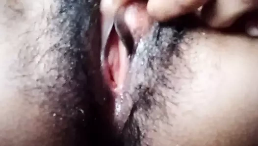 Hintli kız - solo mastürbasyon ve orgazm video 05