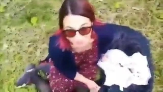 yoldan geçen çift ormanda katıldı