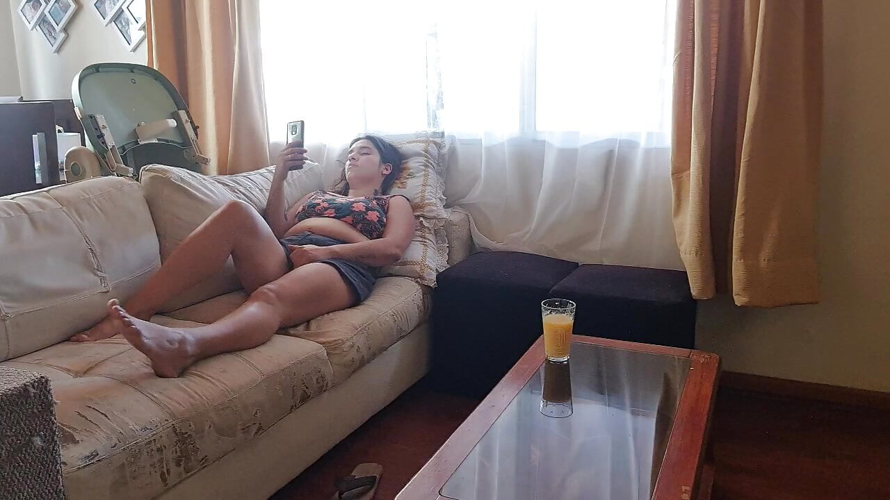 Anne oturma odasında mastürbasyon