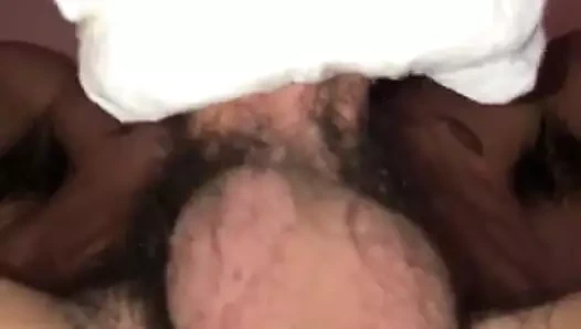 Tyler ev yapımı oyuncak kullanıyor