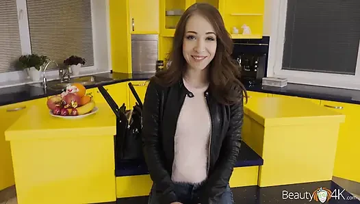 Yağmurda sikişiyor