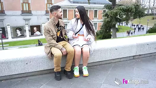 Utanmaz İspanyol turist nuria millan madrid'de becerdin olmak istiyor