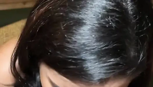 Büyük memeli sürtük Roxie Sinner sert sikilmeyi hak ediyor