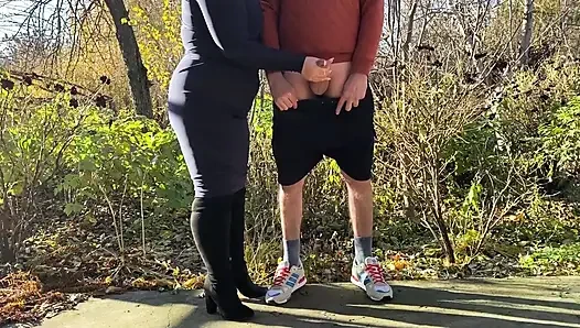 İtaatkar bir üvey oğul ol, üvey annen için boşal!