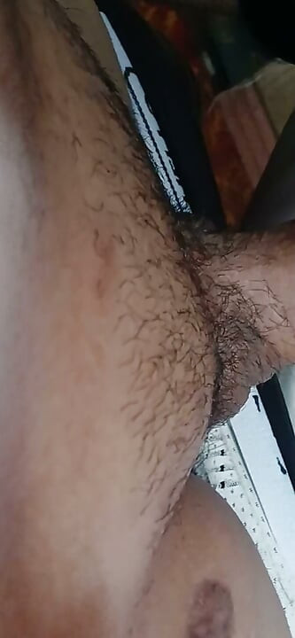Dizlerinin Üstünde Kız Arkadaş Oral Seks
