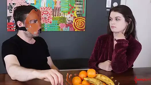 Fetiş bebeğim sahne arkasında sohbet