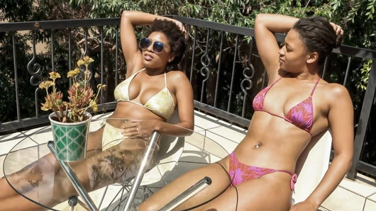 Amatör zenci en iyi arkadaşlar şehvetli yağlanmış büyük masajının tadını çıkarıyor!