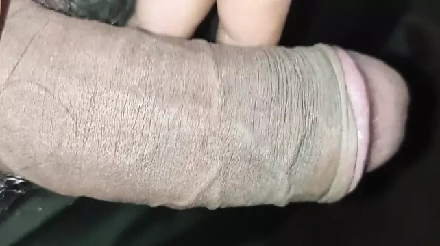 Hintli zenci yarağı büyük götlü teyzeyi sikmek istiyor