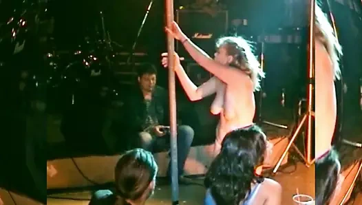 Carolin ve marina ile parti şeridi