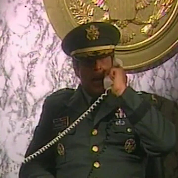 Azgın askeri adamlar ateşli iş başında