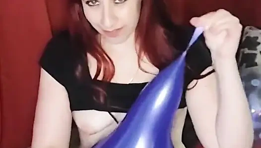 ShyyFxx balonlara biniyor