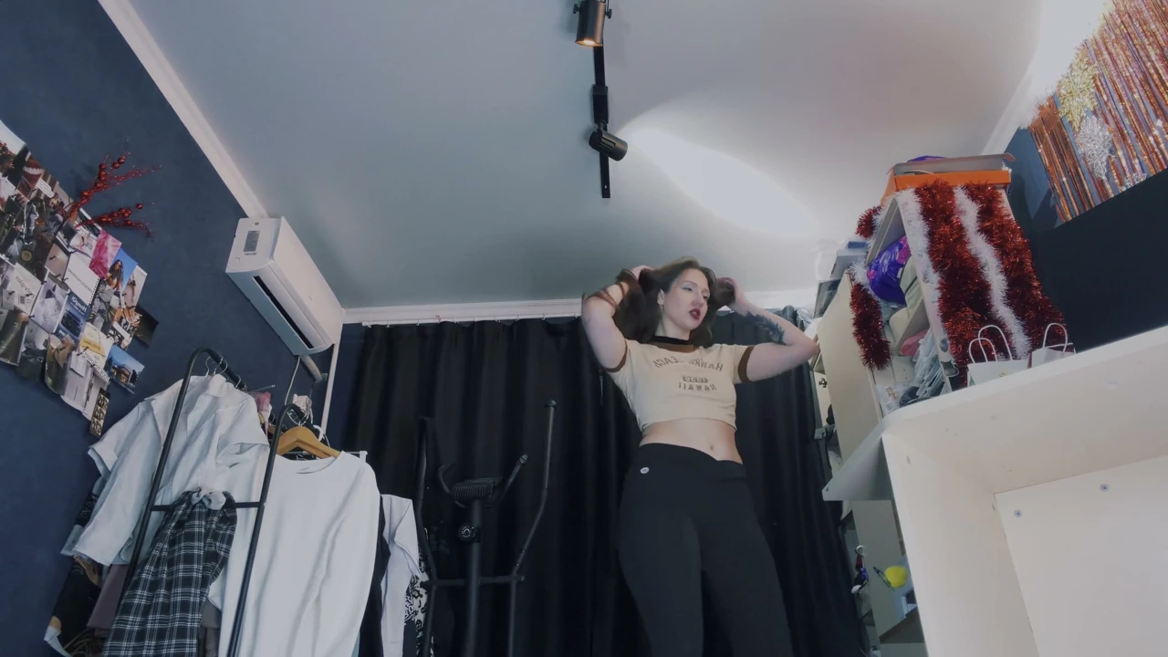 Giantess Swallowed You When You Fell with Your Coffee and Ma