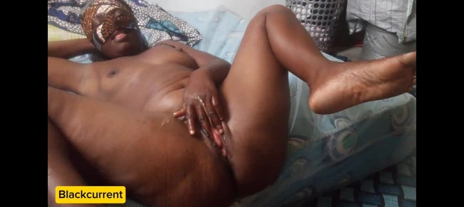 She cums on her body and I sucked her pussy clean