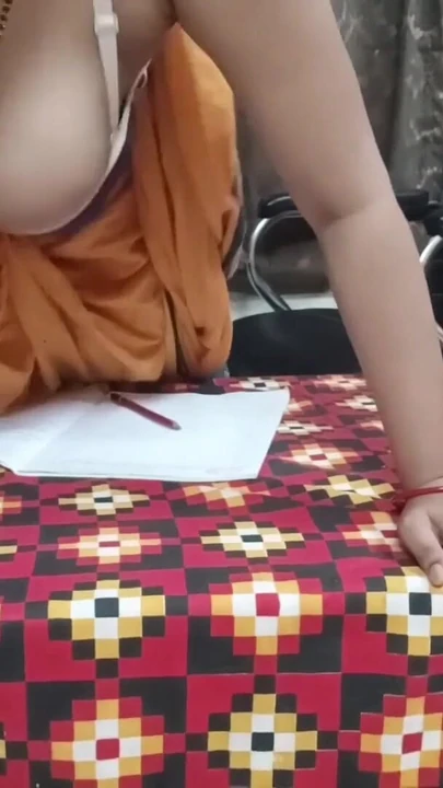 Незабываемый момент из "ПРИВАТНАЯ КРАСИВАЯ УЧИТЕЛЬНИЦА ДЕЗИ СОСЕТ БОЛЬШОЙ ЧЛЕН ЮНОГО ПАРЕНЬКА И ТРАХАЕТСЯ С НЕЙ"