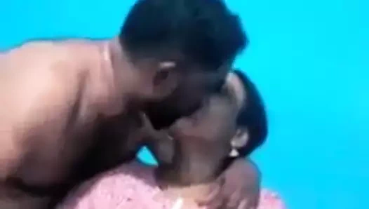 Müslüman kadınlar Hindu eşcinsellerle seks