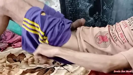Sıcak yeğen seksi konuşurken ve kedi kahrolası içinde cowgirl stil ile onun pakistani aunty içinde hindi audio