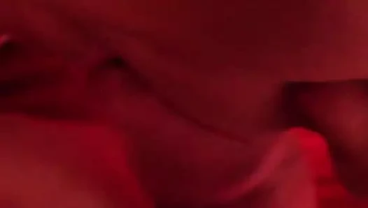 O benim sikimle ilgilenirken