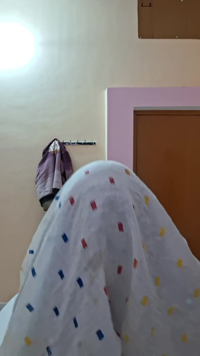 Ateşli Hintli desi üvey anne otel odasında kocasıyla seks yapıyor | Klip 1