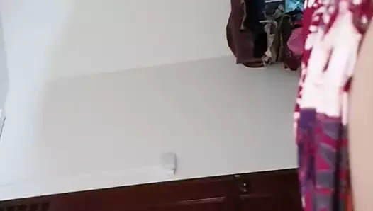 Baş aşağı bir şekilde benim horoz emme