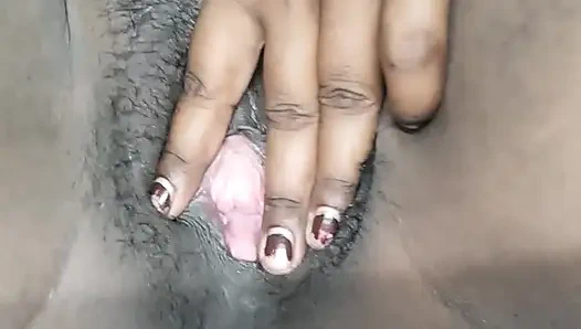 Yeni evli tatminsiz yenge ıslak amcığı parmaklıyor orgazm mastürbasyonu