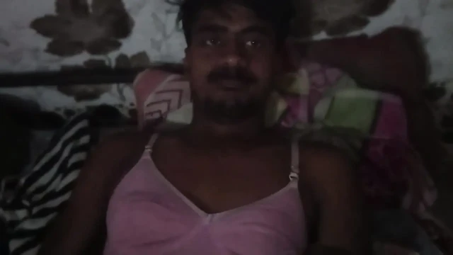 Büyük kafalı siyah penis ve elle masaj