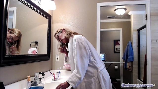 Sabah ayini fırça diş ipi gargara