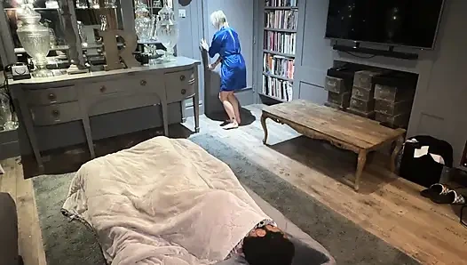 Kora Bell ve Savvy G tutkuyla sikişiyor