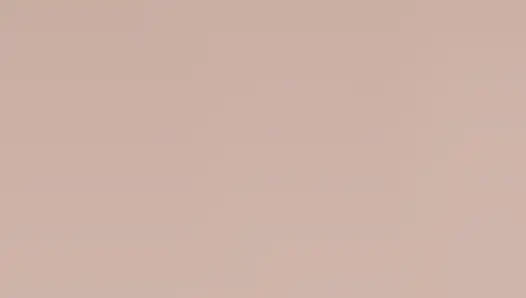 Büyük götlü kız arkadaş klitoristen zevk aldığında yumuşak hareket ediyor