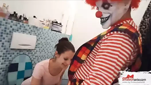 Brutal...!!! Fieser Horror Clown, benutzt mich als Anales Fi