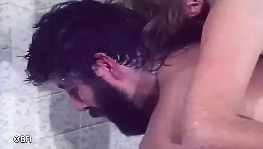 Ateşli yumuşak erotik retro klip.