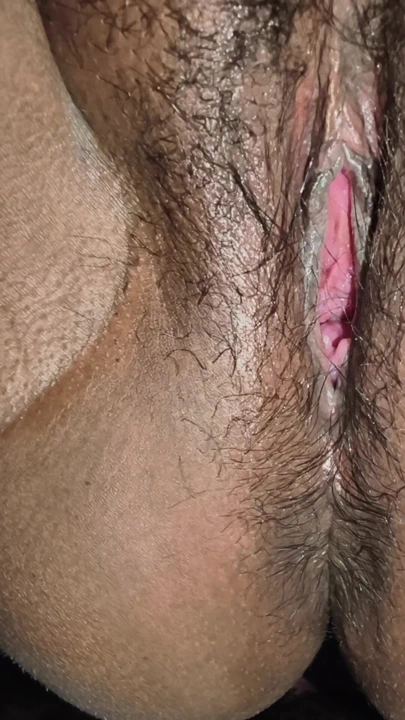 Hintli bakire kadın