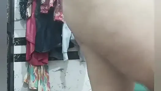 Priya bhabi seksi painty show