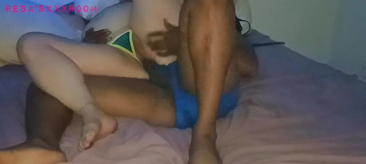 Seksi resaboo amını büyük zenci yarağıyla siktiriyor pt.1