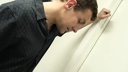 İri göğüslü seksi kızıl saçlı kadın sert sikiliyor