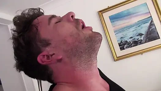 Harika götlü sarışın üvey kız kardeş üvey erkek kardeşi tarafından sikiliyor