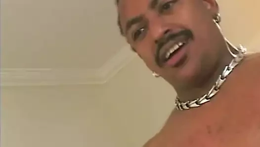 Siyah damızlık slams sıcak genç sarışın bebek üzerinde the kanepe