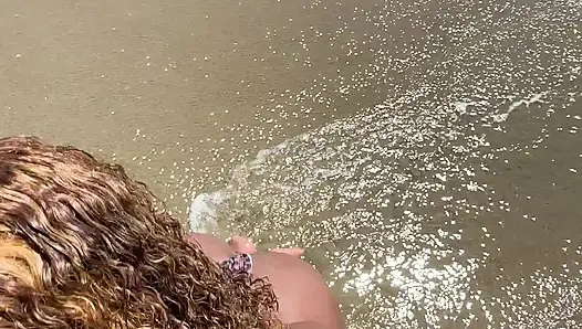 Fışkırtıyorum ve kocamı sikiyorum