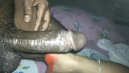 Dans eden seks sneha yenge kamar hila hila kar chudwa rahi thi raat ko jb sabhi so gaye karanlıkta sikişebilir amcık