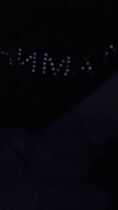 Незабываемый момент из "Молодая глупенькая девушка дурачается"