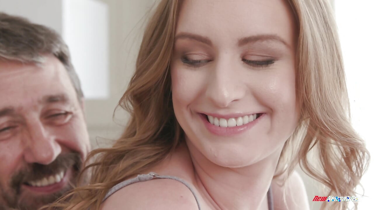 Babysitter Daisy Has The Best Ass