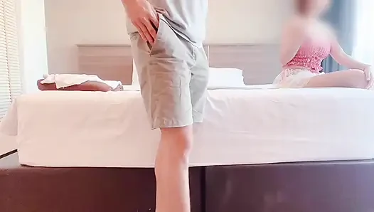 Güzel Taylandlı kadın tutkulu seks yapıyor.