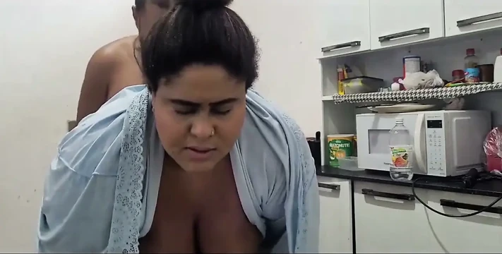 Üvey anne, mutfakta sikişelim mi? (ağzına çok döl aldı)