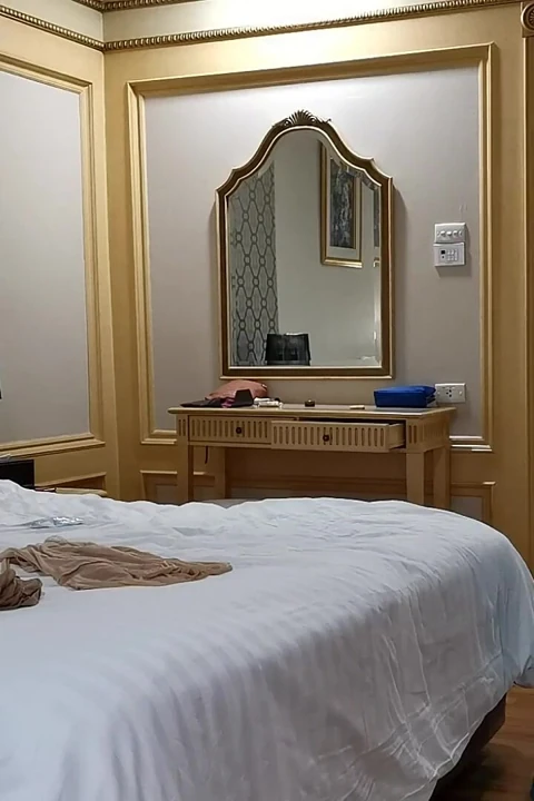 Sissy Slut Michelle'in Bangkok Otel Ve Webcam Gösterisinde Sabah Uyanışı