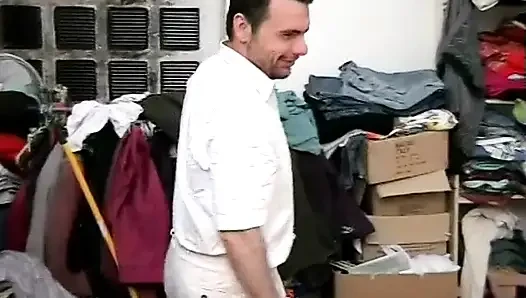 Kıllı amcıklı İtalyan evli kadın kocasının arkadaşıyla sikişiyor